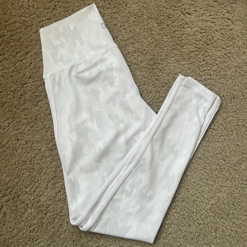 Buff Bunny White Snow Camo legging